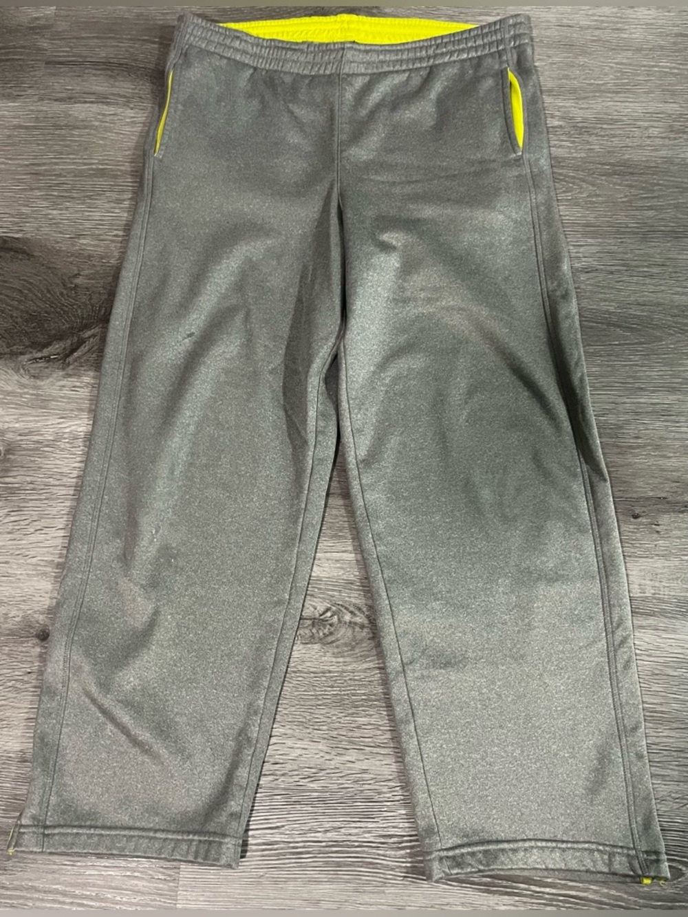 Men’s Gray And Light Green Sweatpants Size XL